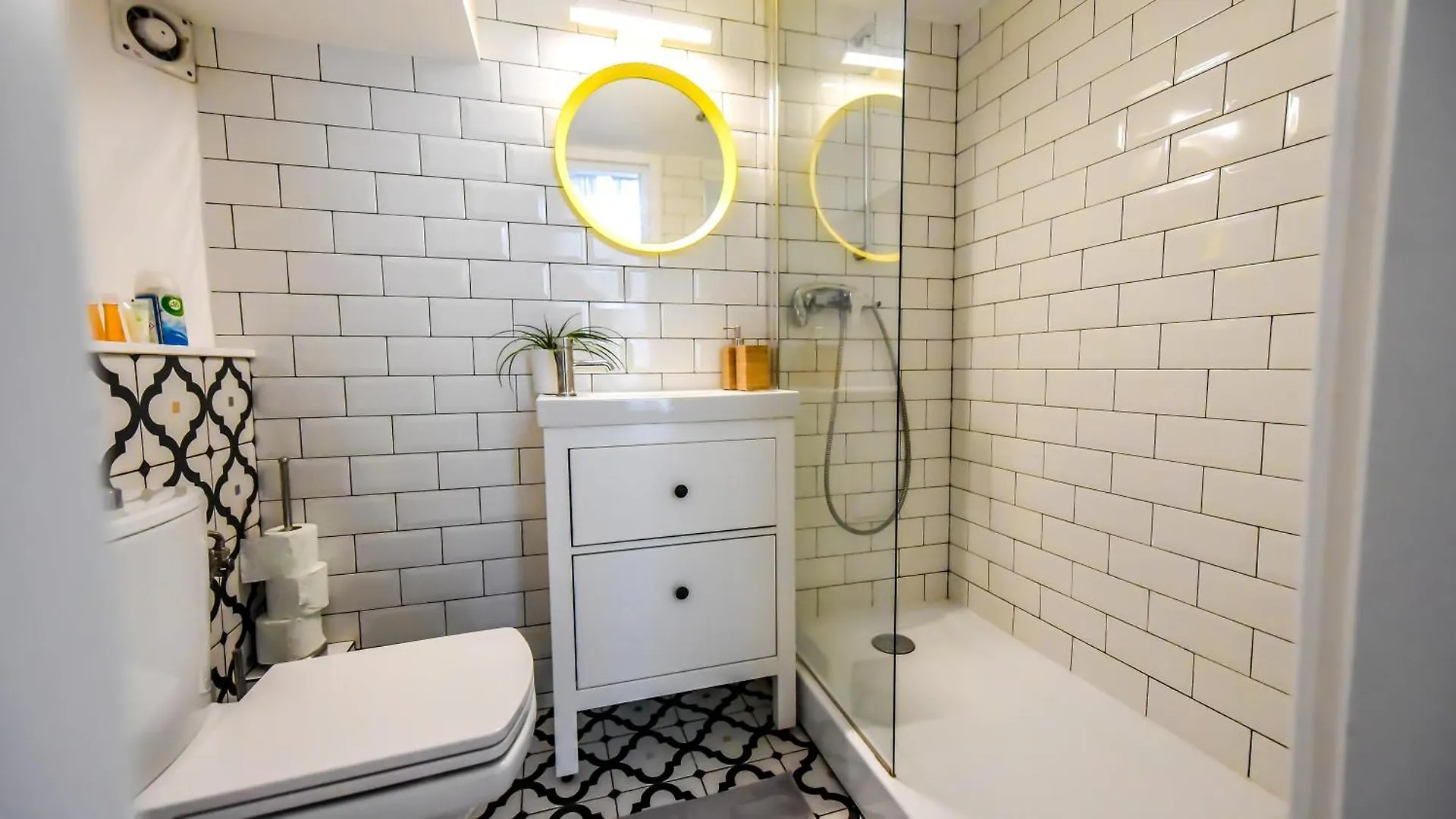 Architectural Gem With Modern Flair Double Studio Old Town Bucharest Apartment
