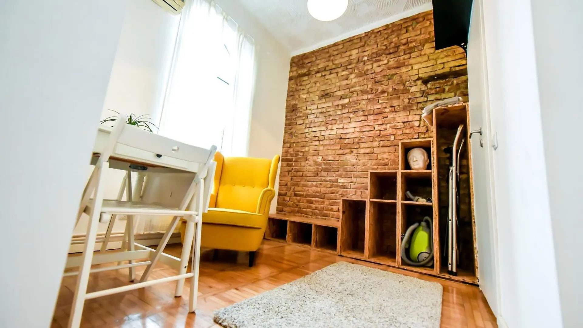 Architectural Gem With Modern Flair Double Studio Old Town Bucharest